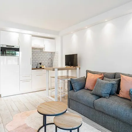 Renovated With Parking & Terrace - Palm Apartament *