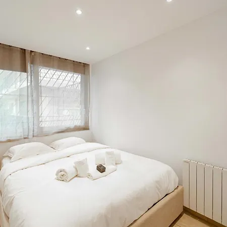 Renovated With Parking & Terrace - Palm Cannes