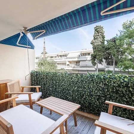 Renovated With Parking & Terrace - Palm